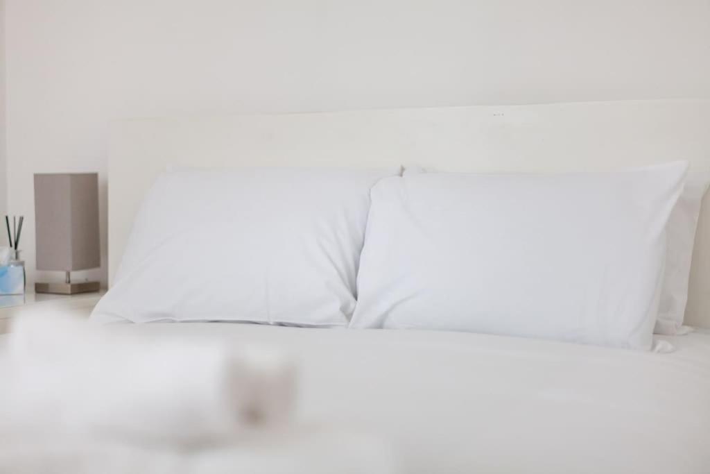 Spacious Retreat 2-bed In Popular Camden Town *