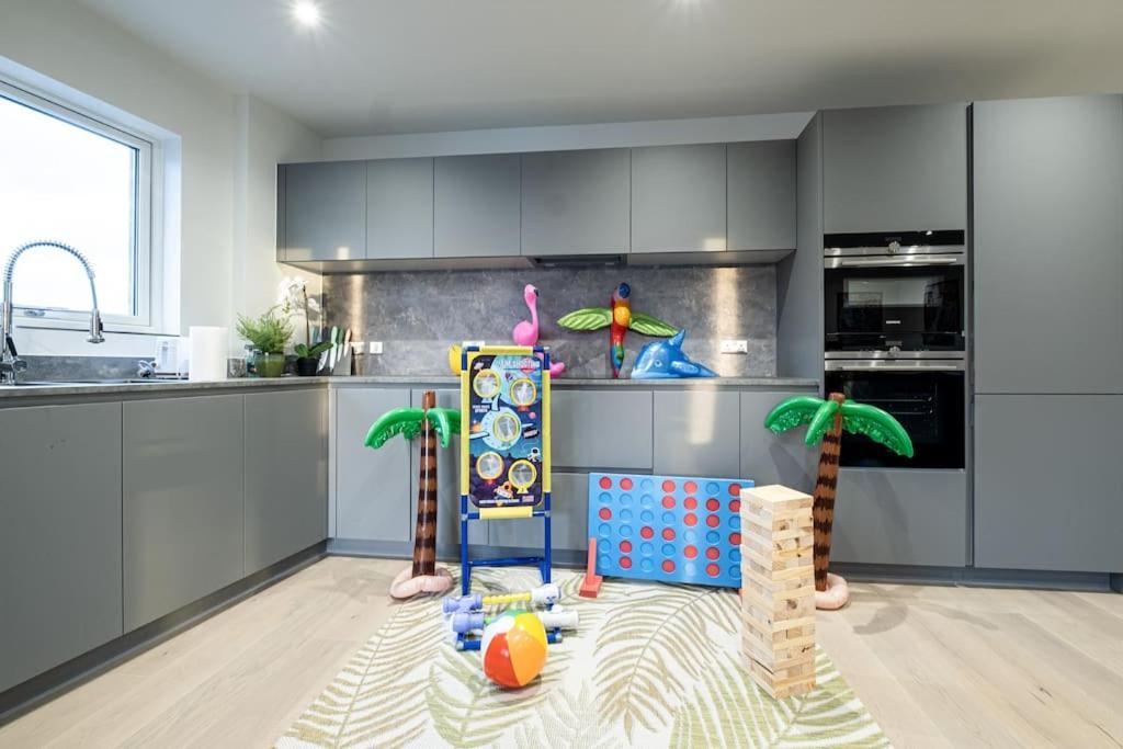 Luxury Penthouse In Canary Wharf - 3 Bedroom / 2 Bathroom *