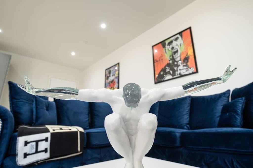 Apartment Luxury Penthouse In Canary Wharf - 3 Bedroom / 2 Bathroom London