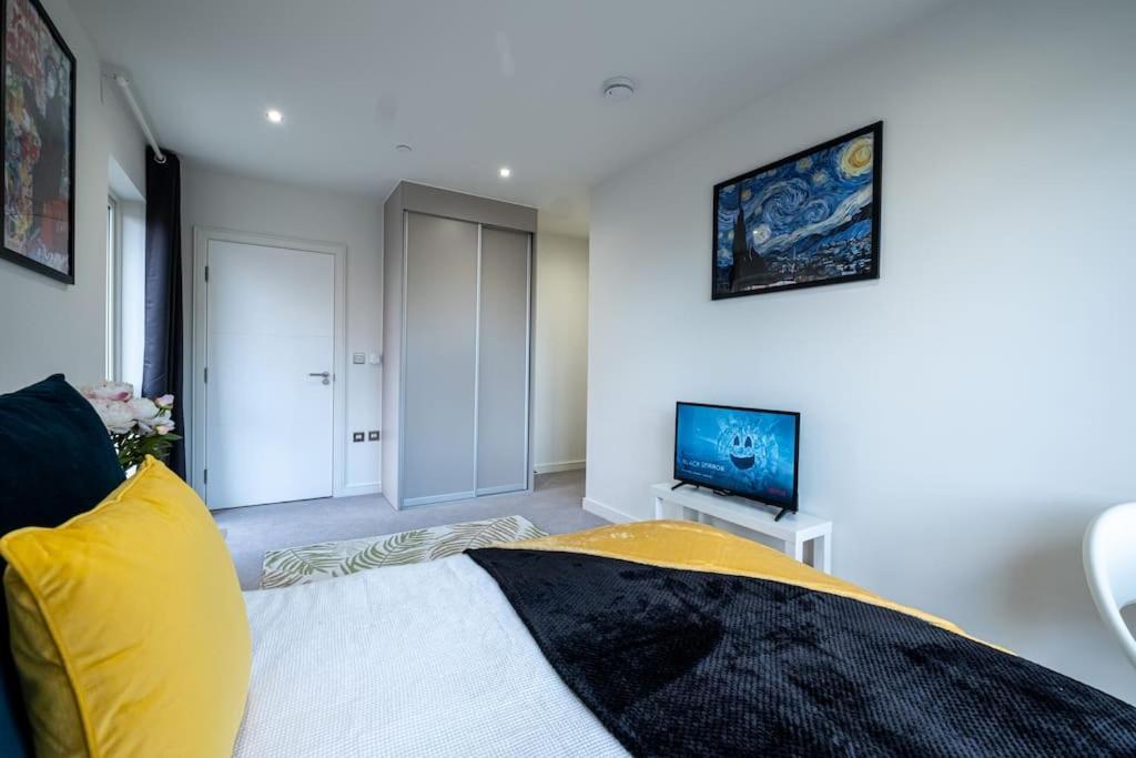 Luxury Penthouse In Canary Wharf - 3 Bedroom / 2 Bathroom