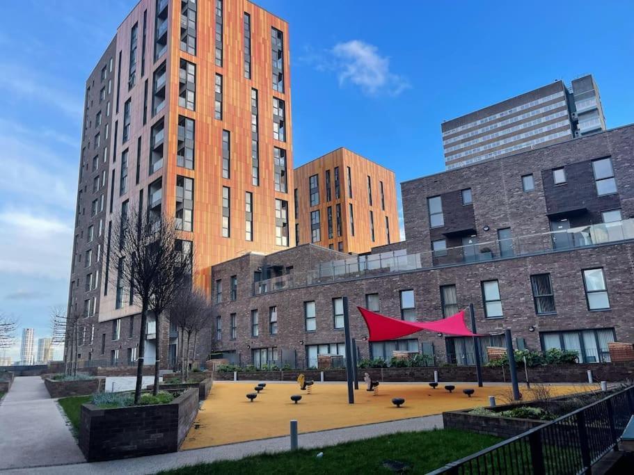 Apartment Luxury Penthouse In Canary Wharf - 3 Bedroom / 2 Bathroom *