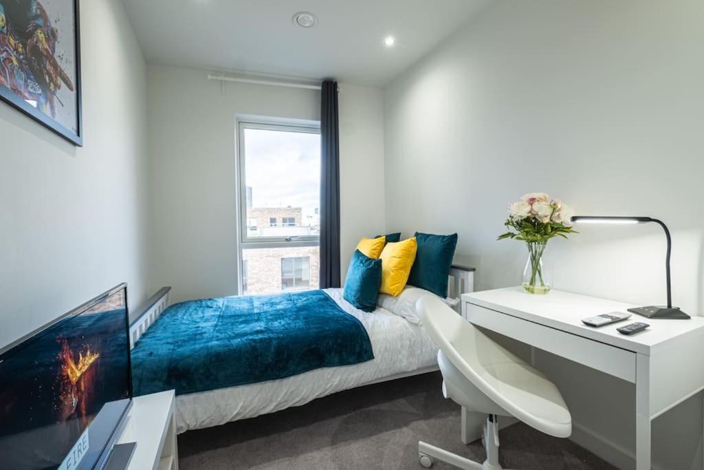 Apartment Luxury Penthouse In Canary Wharf - 3 Bedroom / 2 Bathroom *