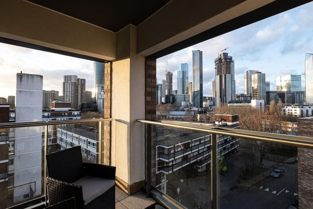 Luxury Penthouse In Canary Wharf - 3 Bedroom / 2 Bathroom