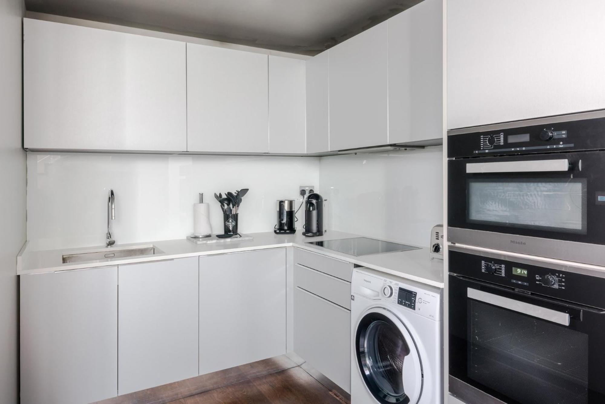 Modern Times - Covent Garden By Frankie Says Appartement *