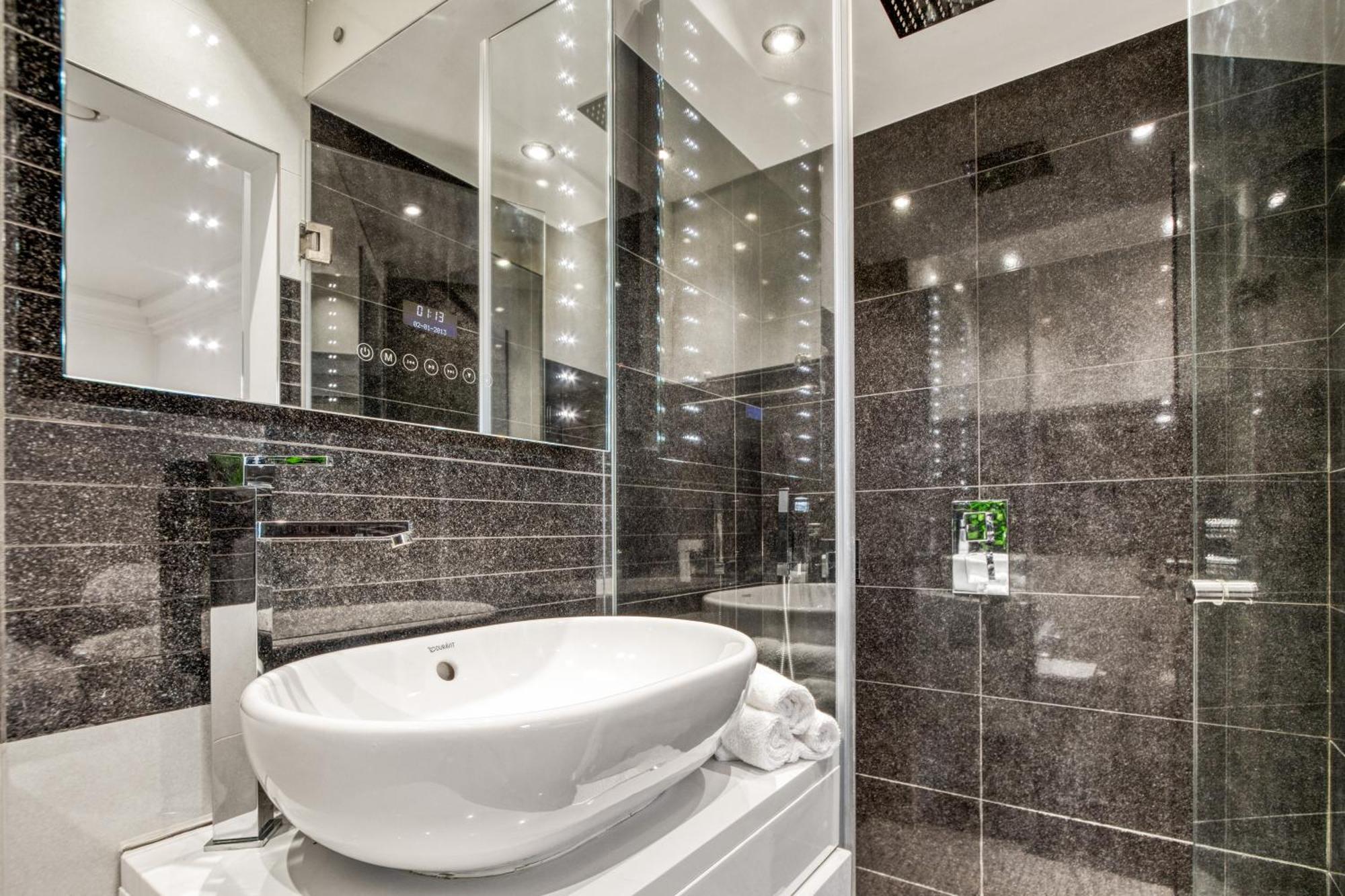 4 Bedroom House In Chiswick- Elegance & Serenity * Londres