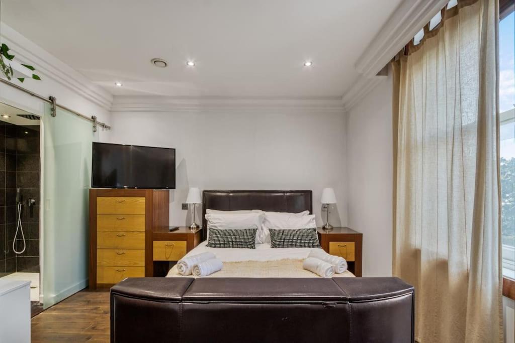 Apartamento 4 Bedroom House In Chiswick- Elegance & Serenity *