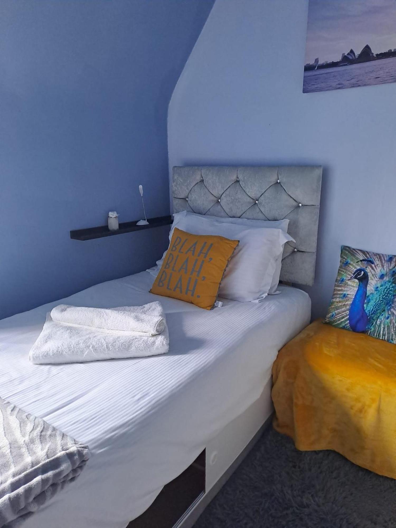 3 Bedroom Brixton Apartment London