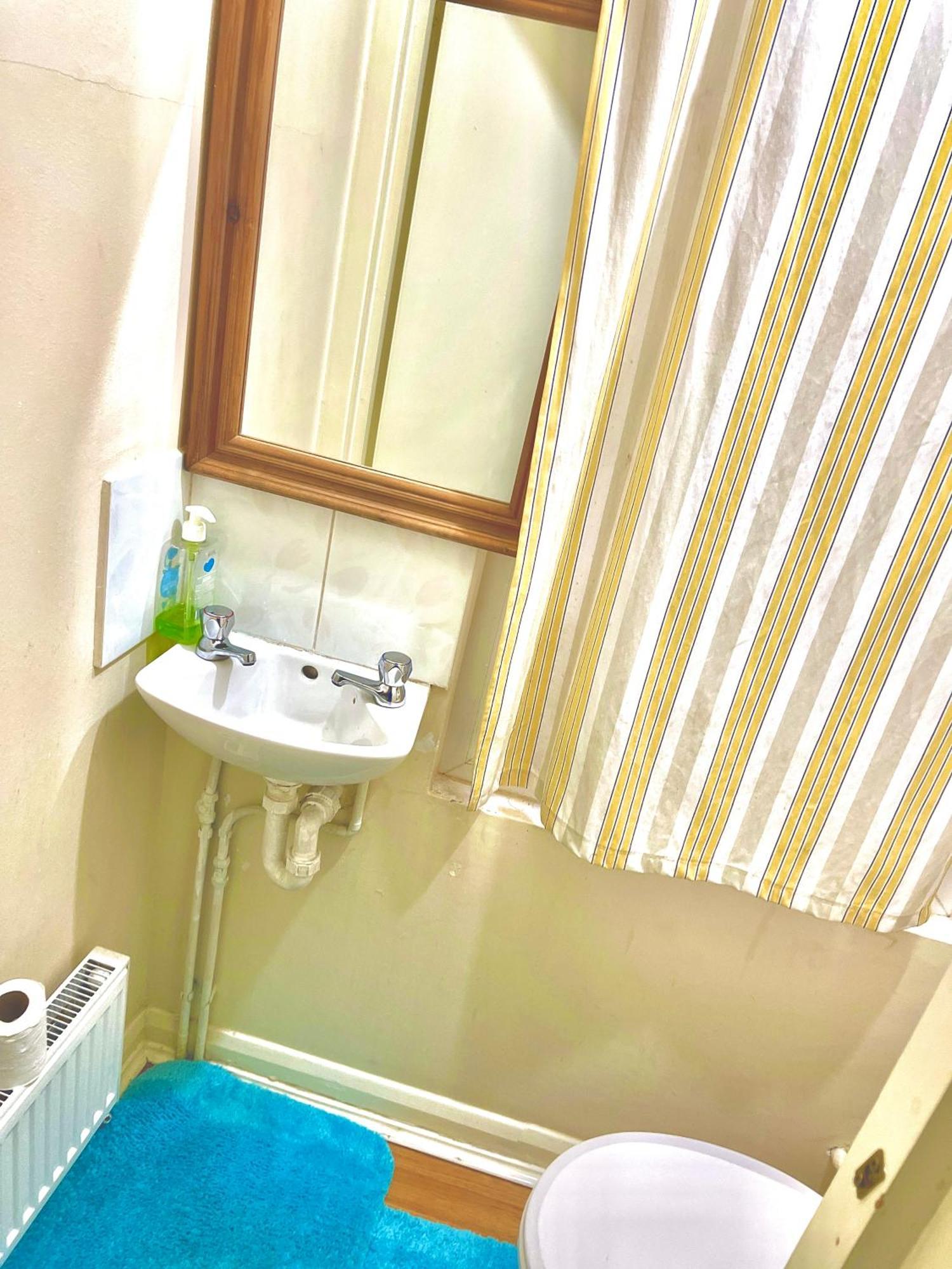 Séjour chez l'habitant Comfy Double Bedroom With A Private Toilet Londres