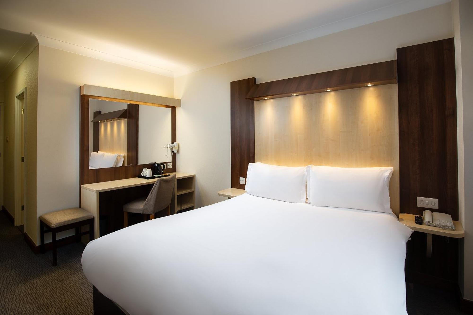 Royal National Hotel 3*