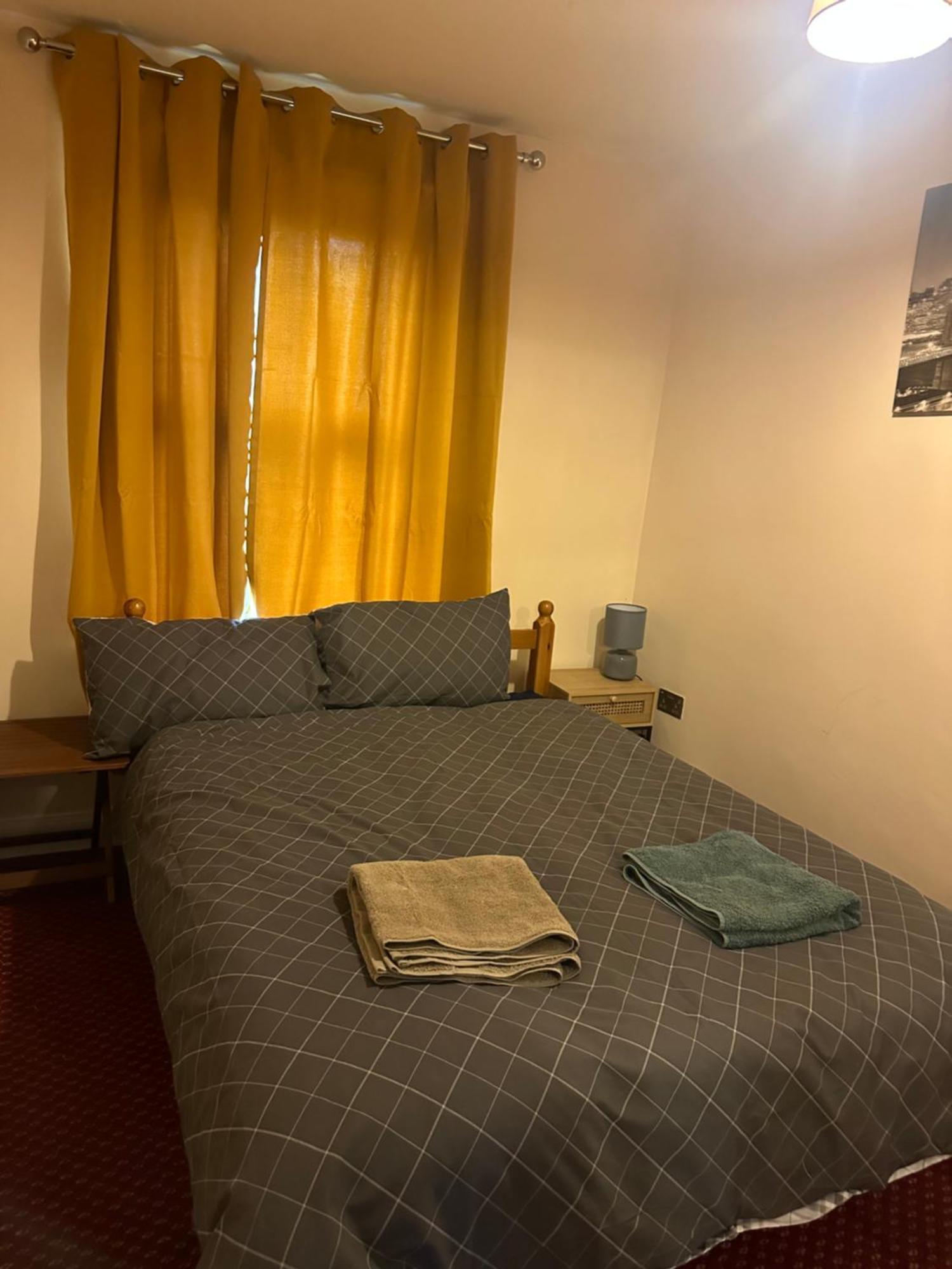 Lovely Woodford One Bedroom *