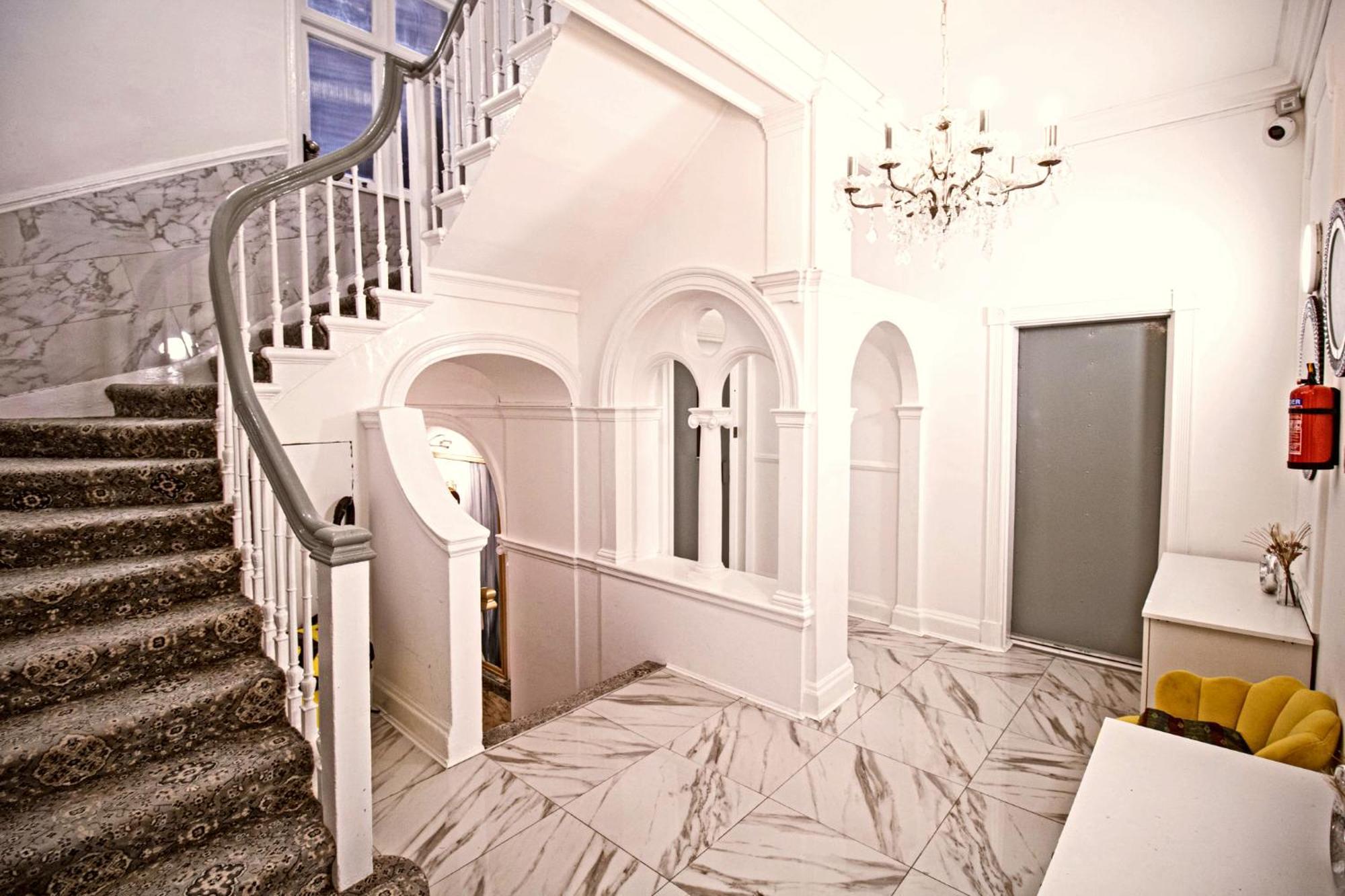 Spacious On Oxford Street 9gc Apartment *