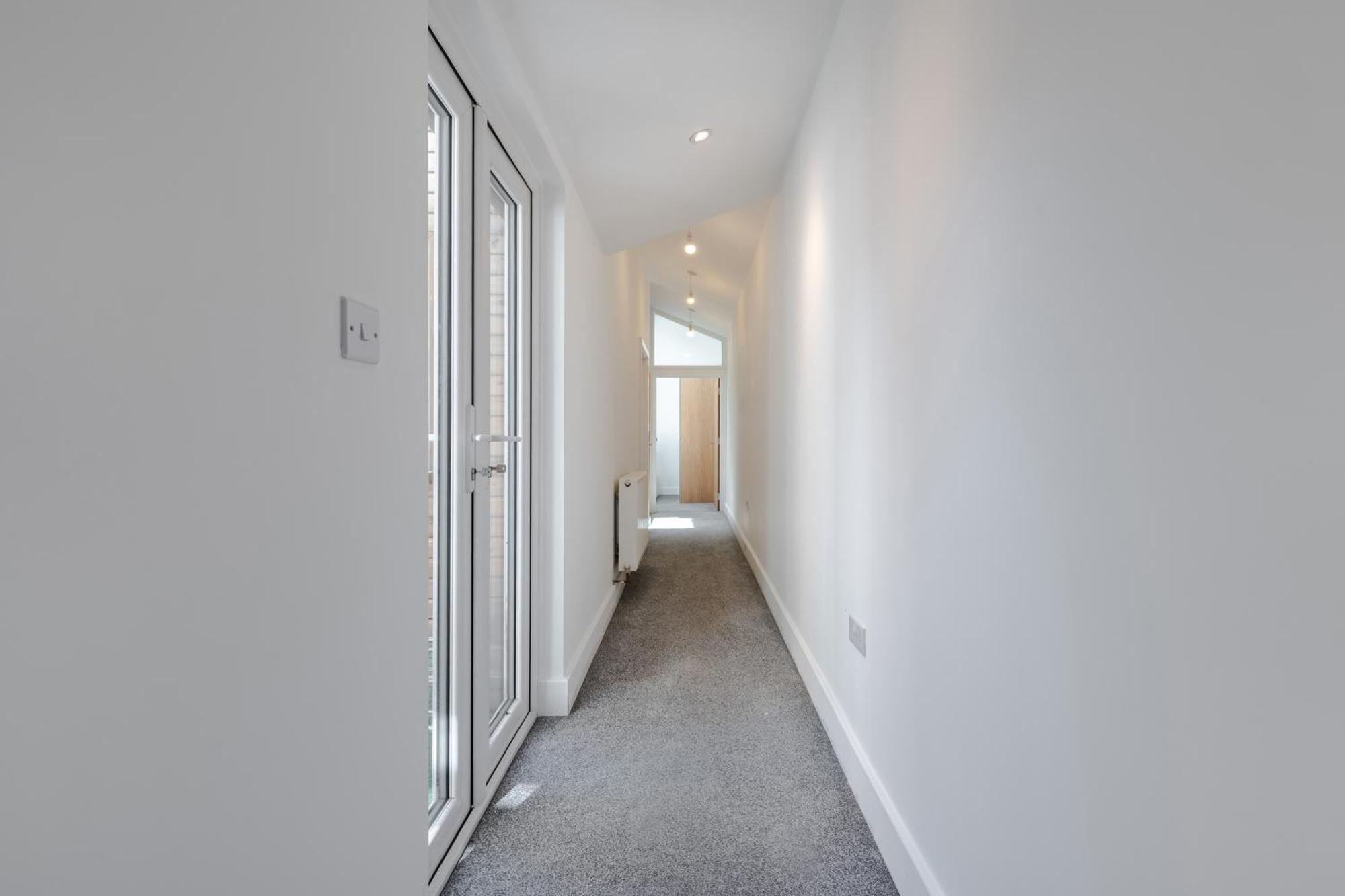 Apartamento Stylish Two Bedroom By With Garden *