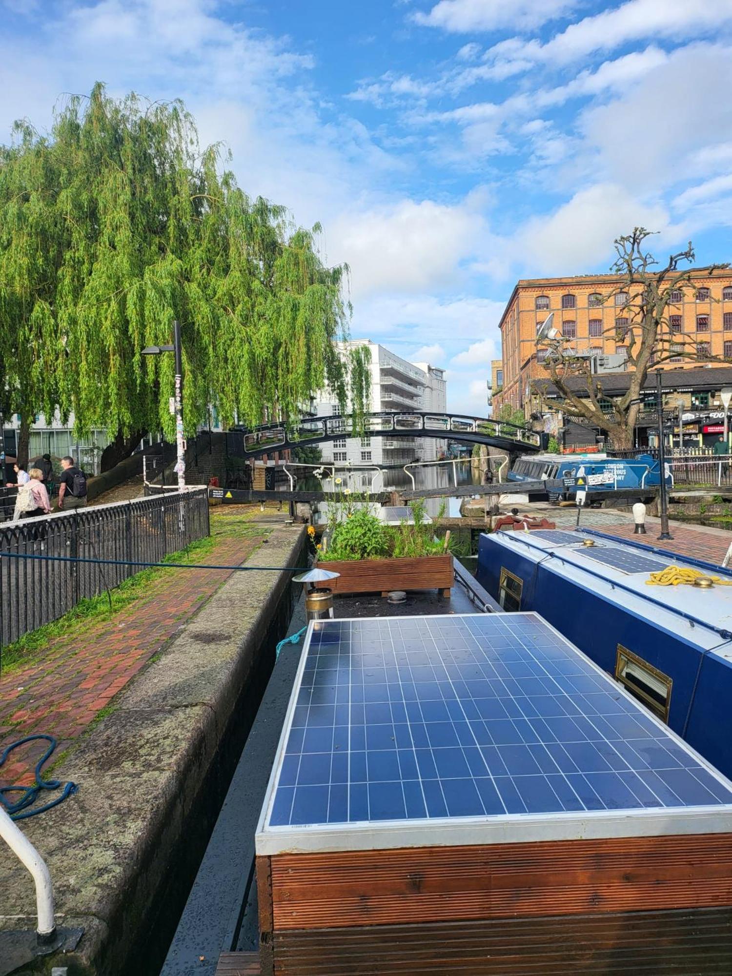 Lovely Canal Boat In Little Venice By Paddington For Family & Friends Botel *