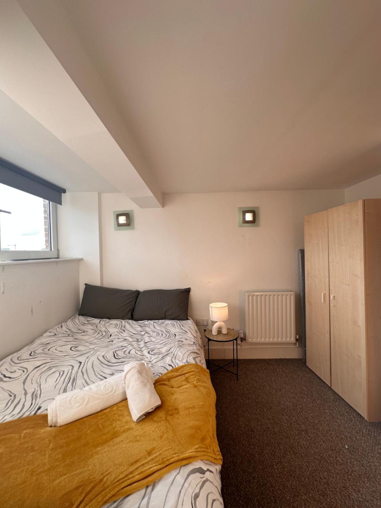 Apartamento 25 Percent Off Monthly 2bed Serviced Business & Family Guests Free Wifi & Netflix Sleeps 4! Londres