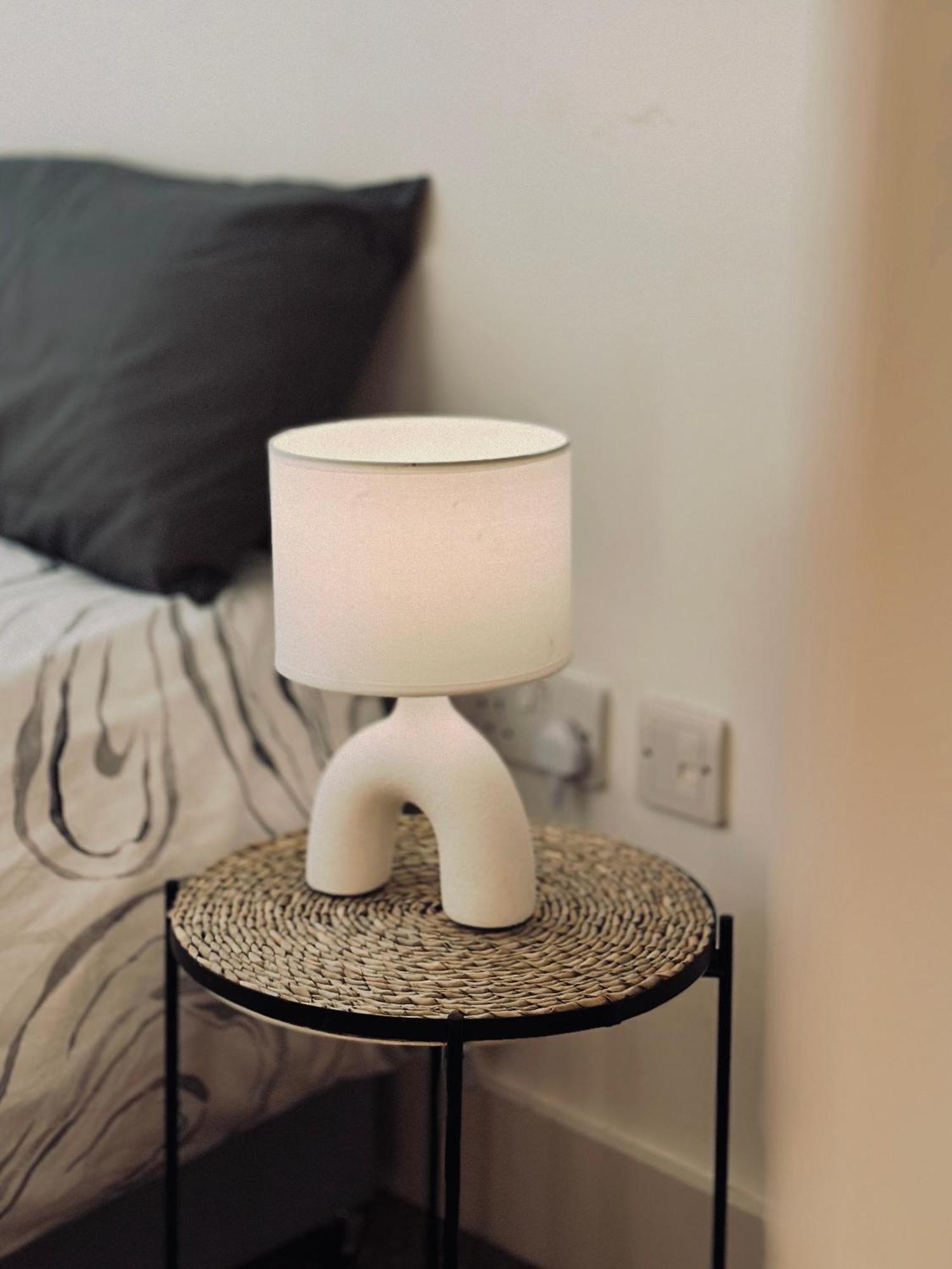 25 Percent Off Monthly 2bed Serviced Business & Family Guests Free Wifi & Netflix Sleeps 4! Apartamento Londres