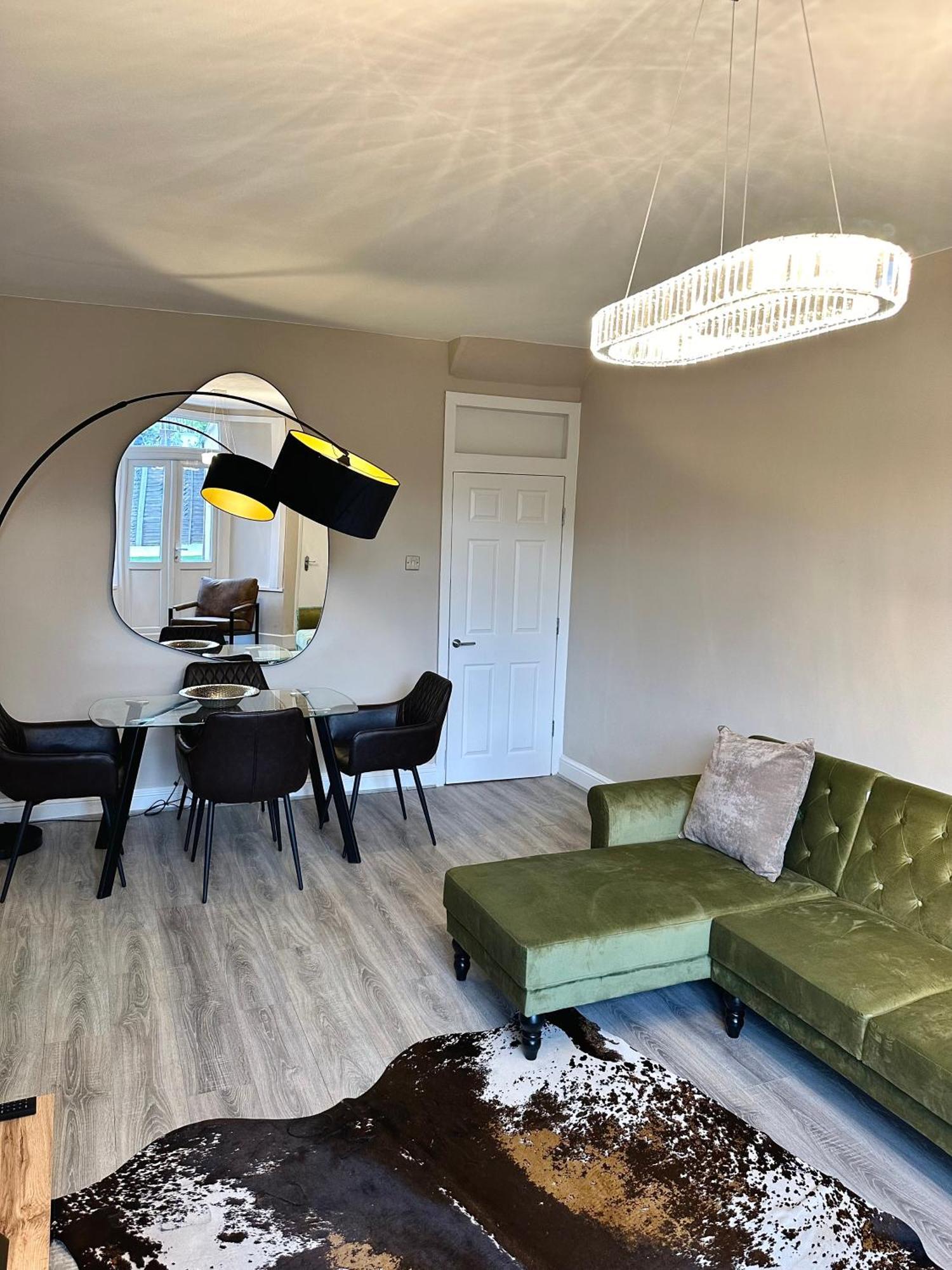 Luxe 4br Retreat Homestay London