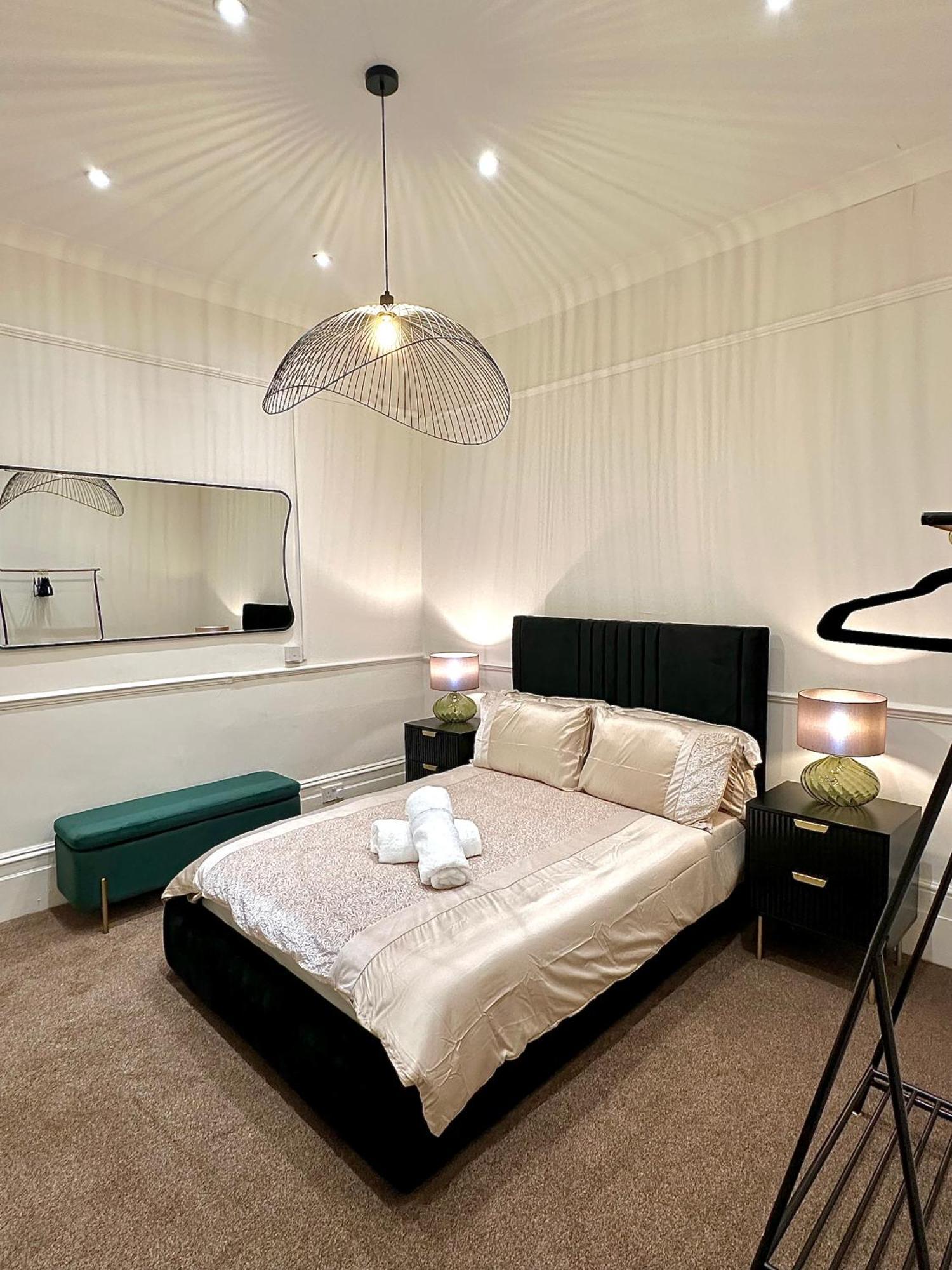 Luxe 4br Retreat * London