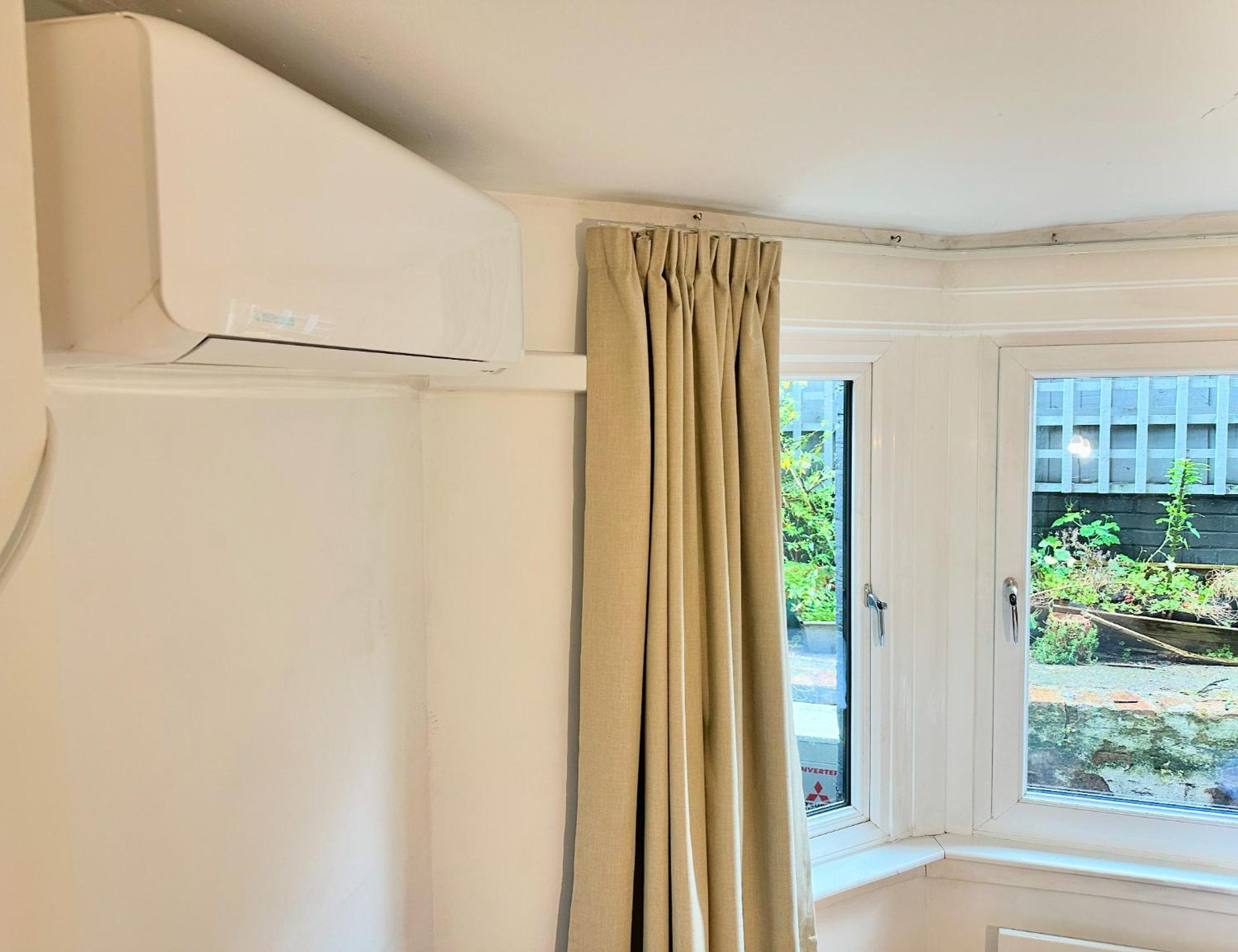 Modern Flat With King Bed, Garden & Outdoor Dining Appartement *