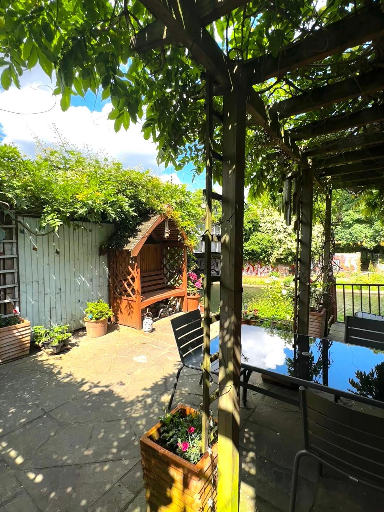Apartamento Amazing Location - Of London- 2 Bedroom Stunning Canal View House With Private Garden,parking & Balcony *