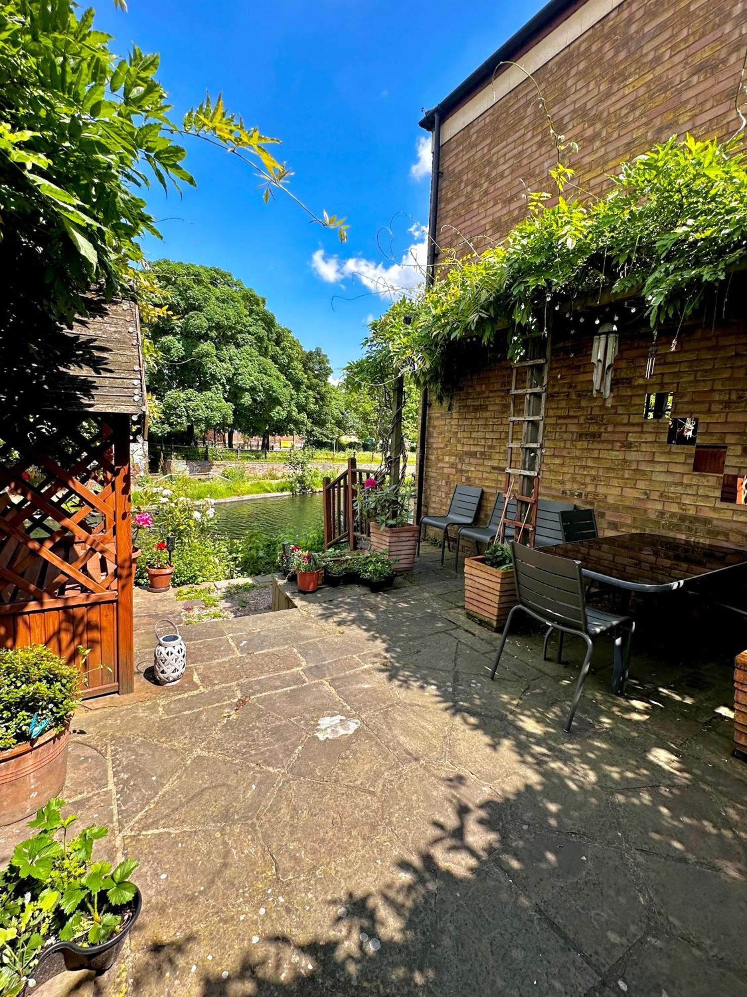 Apartamento Amazing Location - Of London- 2 Bedroom Stunning Canal View House With Private Garden,parking & Balcony Londres