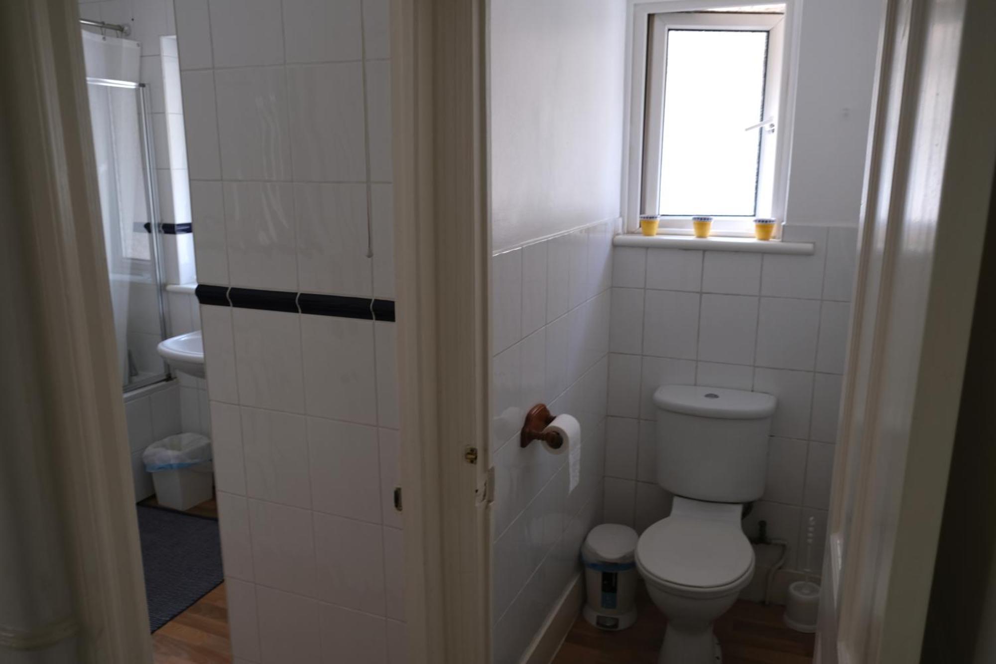 Lynton Road Apartment *