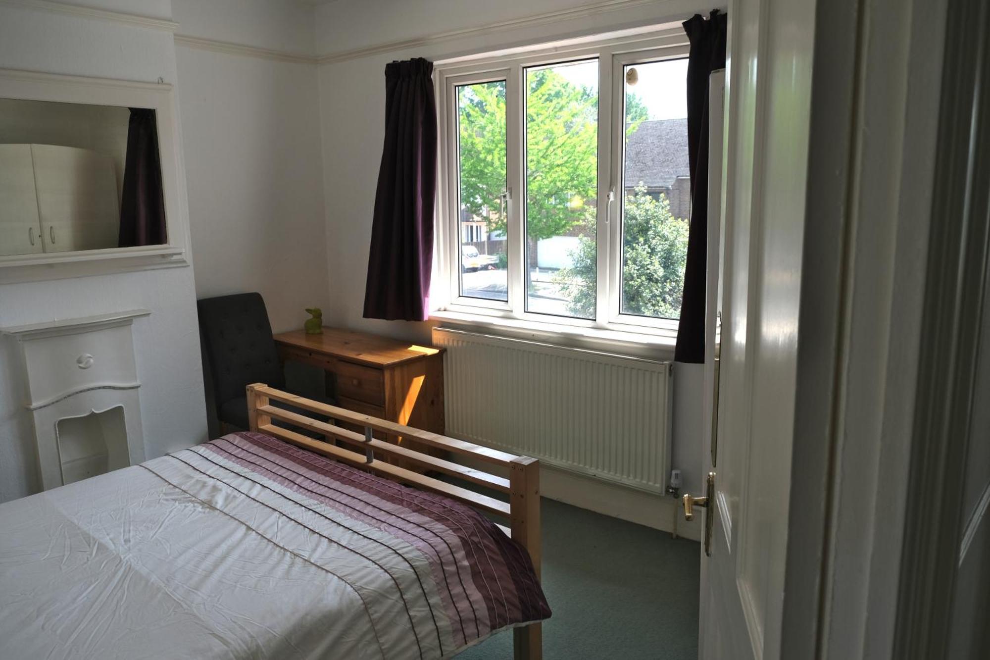 Lynton Road Apartment