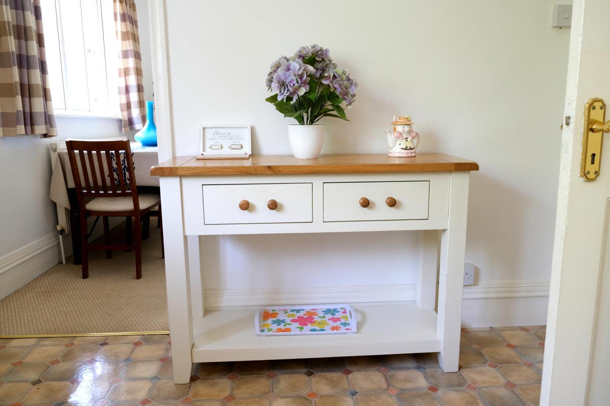 Lynton Road Apartment *