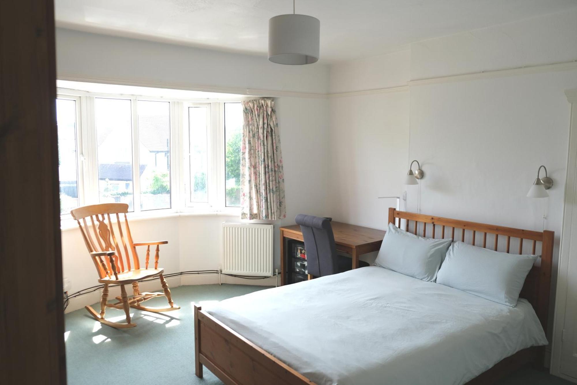 Lynton Road Apartment *