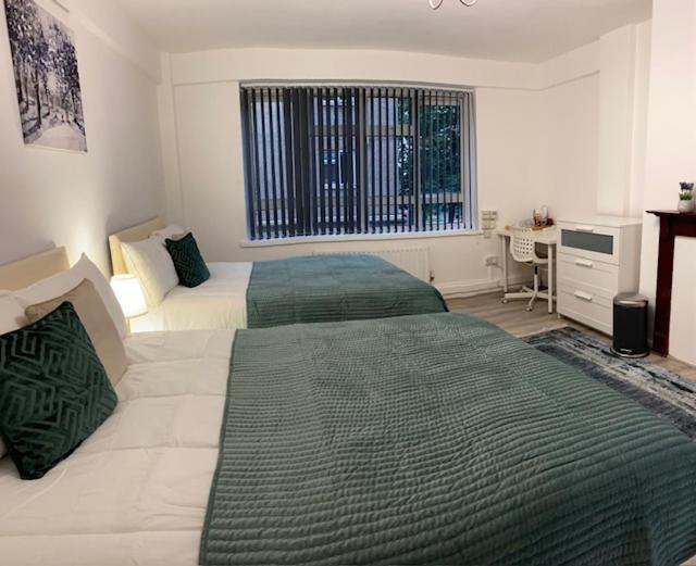 Private In Sidmouth Street, Kings Cross *