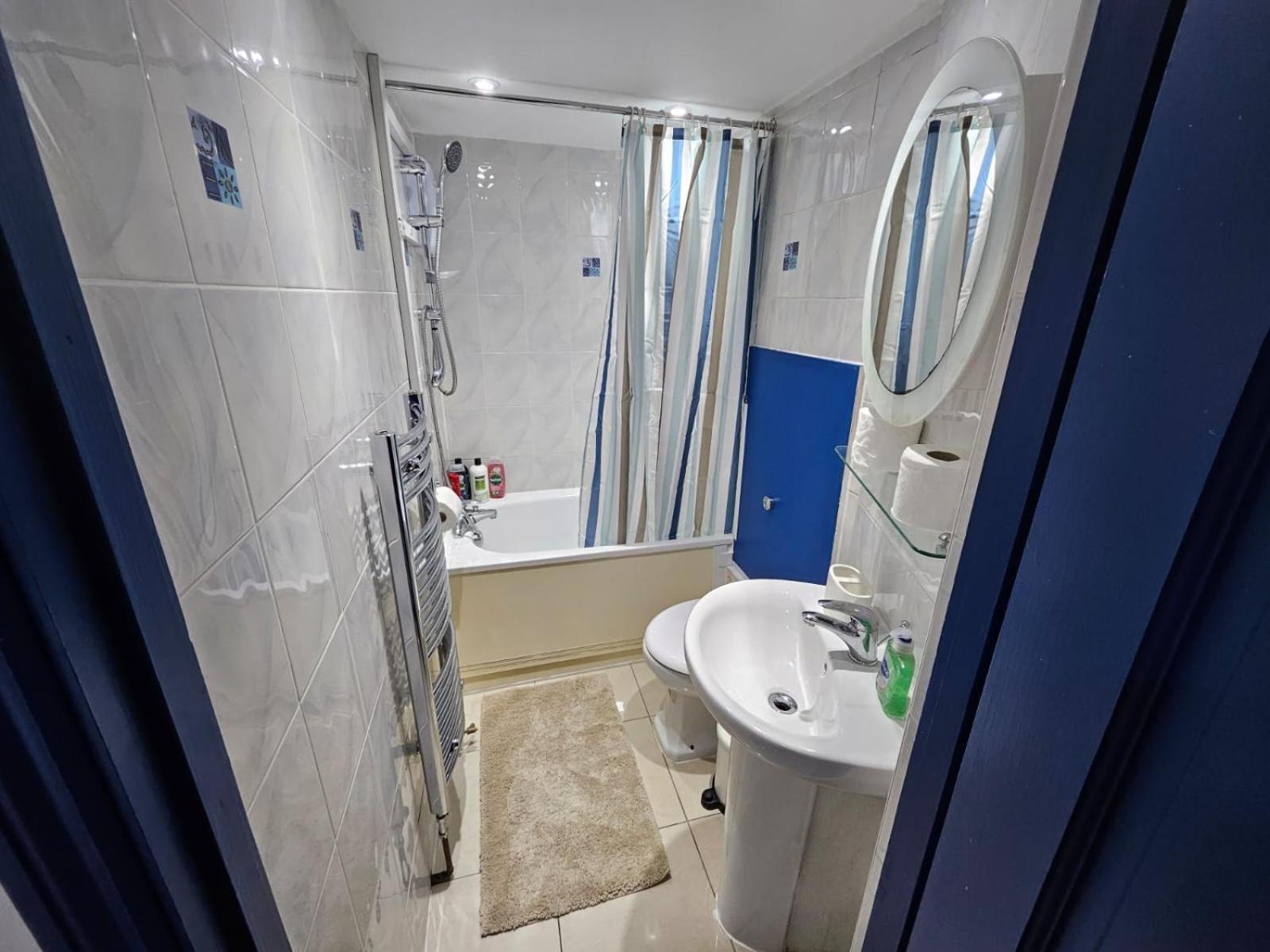 Apartment Savers Close To Emirates Stadium! London