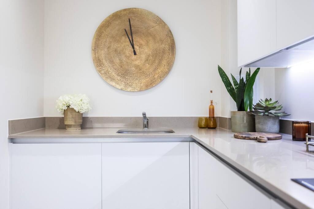 Free Parking/luxurious 3 Bd House/best Offer Londres