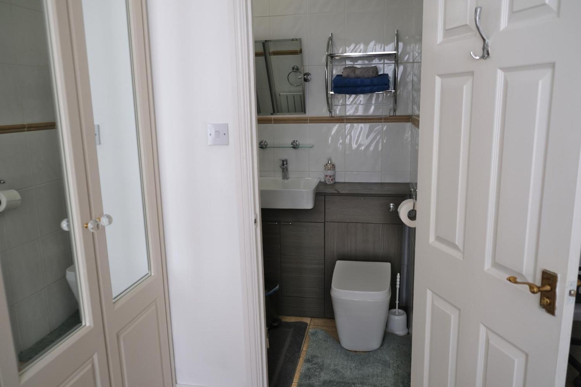 Apartment Lynton Road London