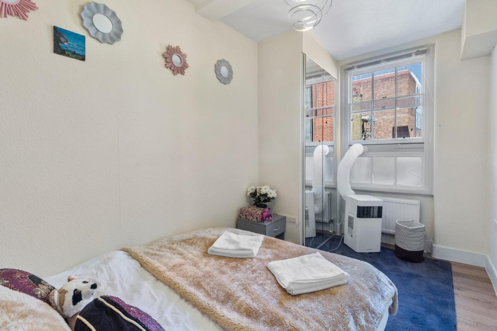 Luxury 2 Bed In The Heart Of Mayfair Your Stylish Retreat 4th Floor No Lift Londres