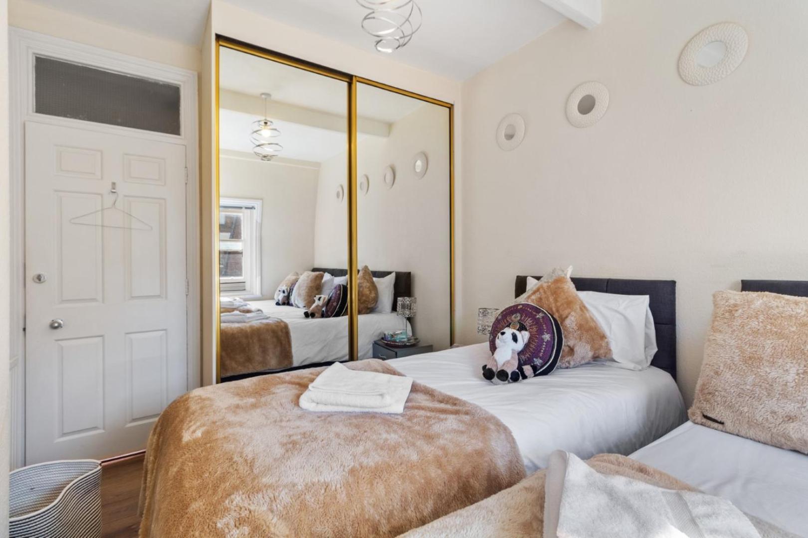 Apartamento Luxury 2 Bed In The Heart Of Mayfair Your Stylish Retreat 4th Floor No Lift Londres