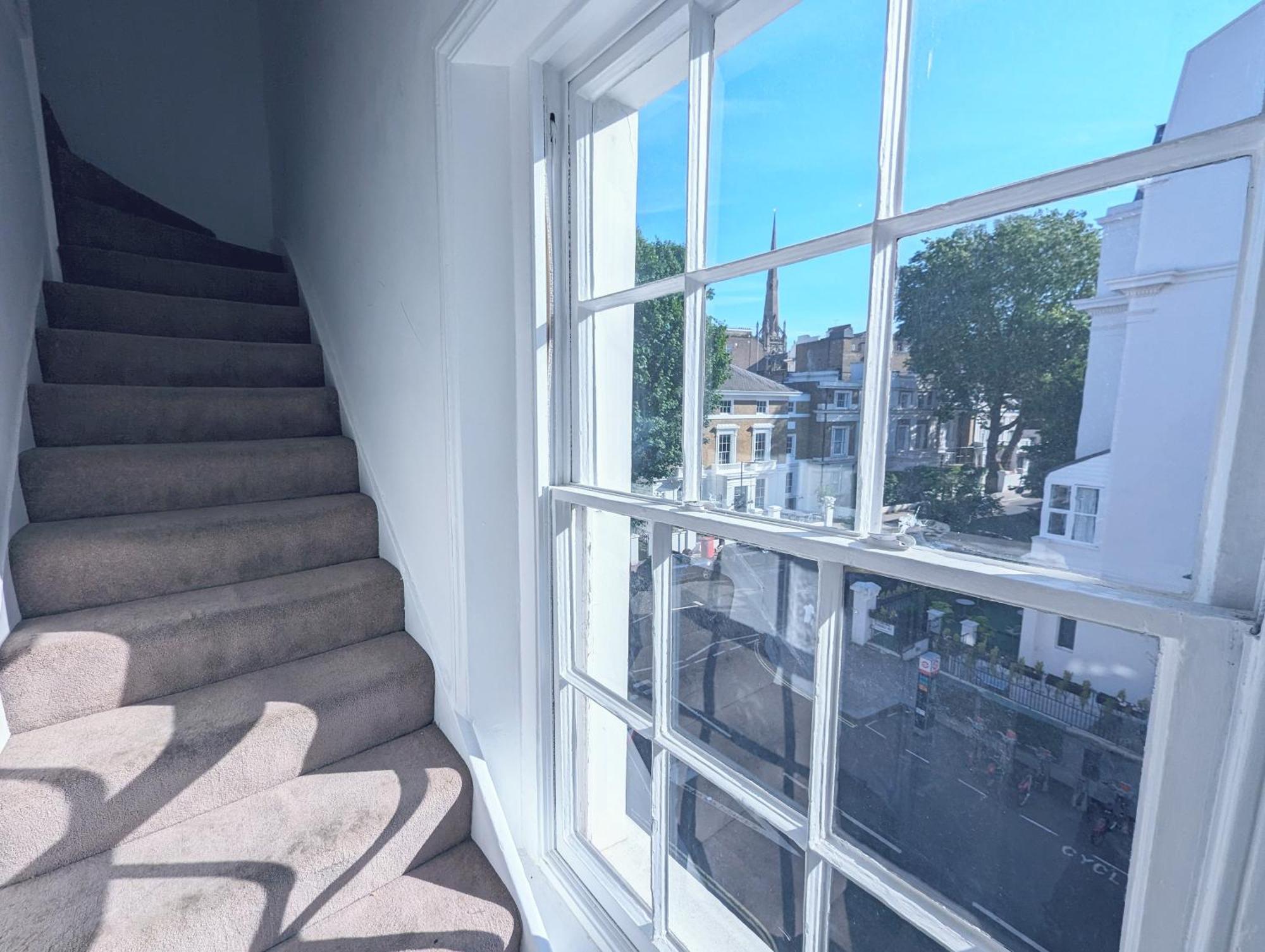 Hyde Park 3 Bedroom Flat