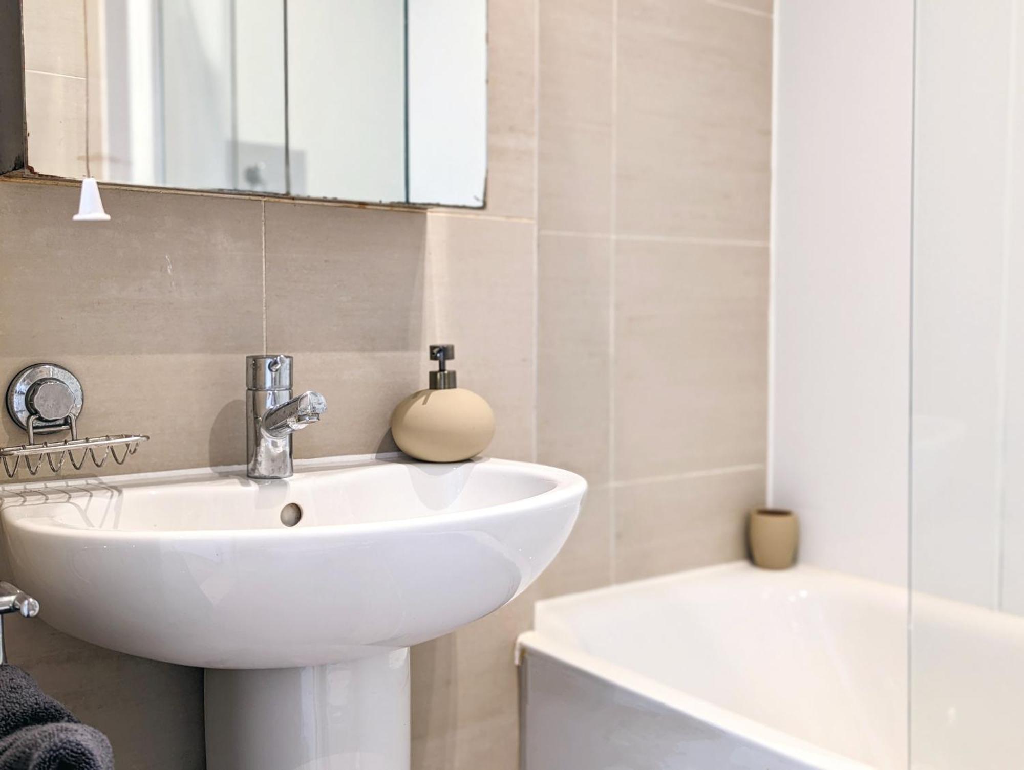 Hyde Park 3 Bedroom Flat * Londres