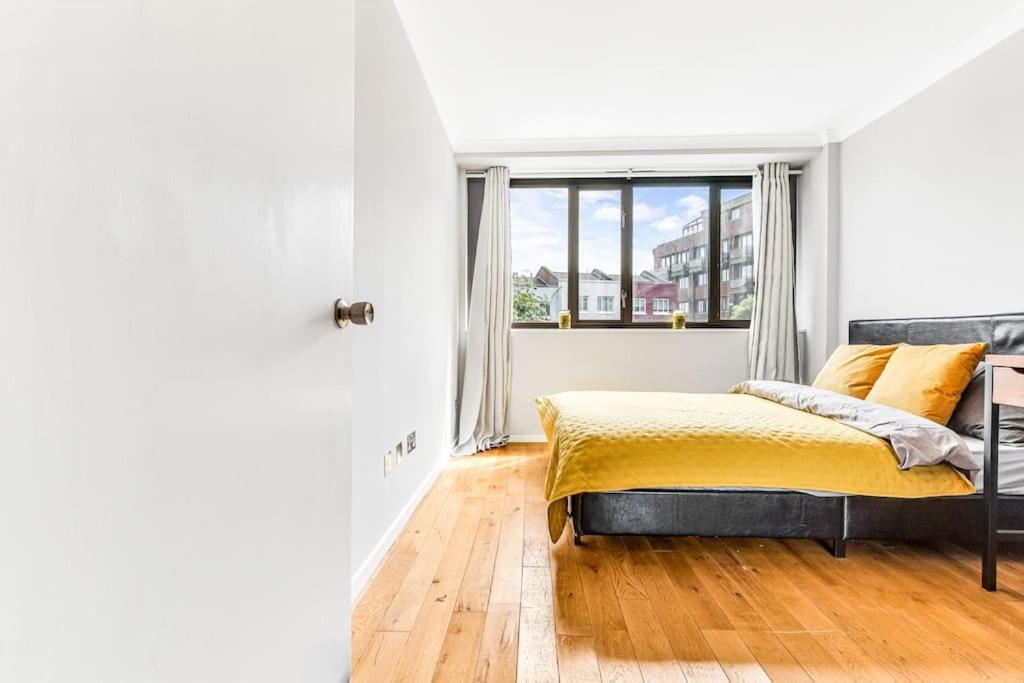 Apartment Luxstay Earls Court - Sleeps Up To 7 London