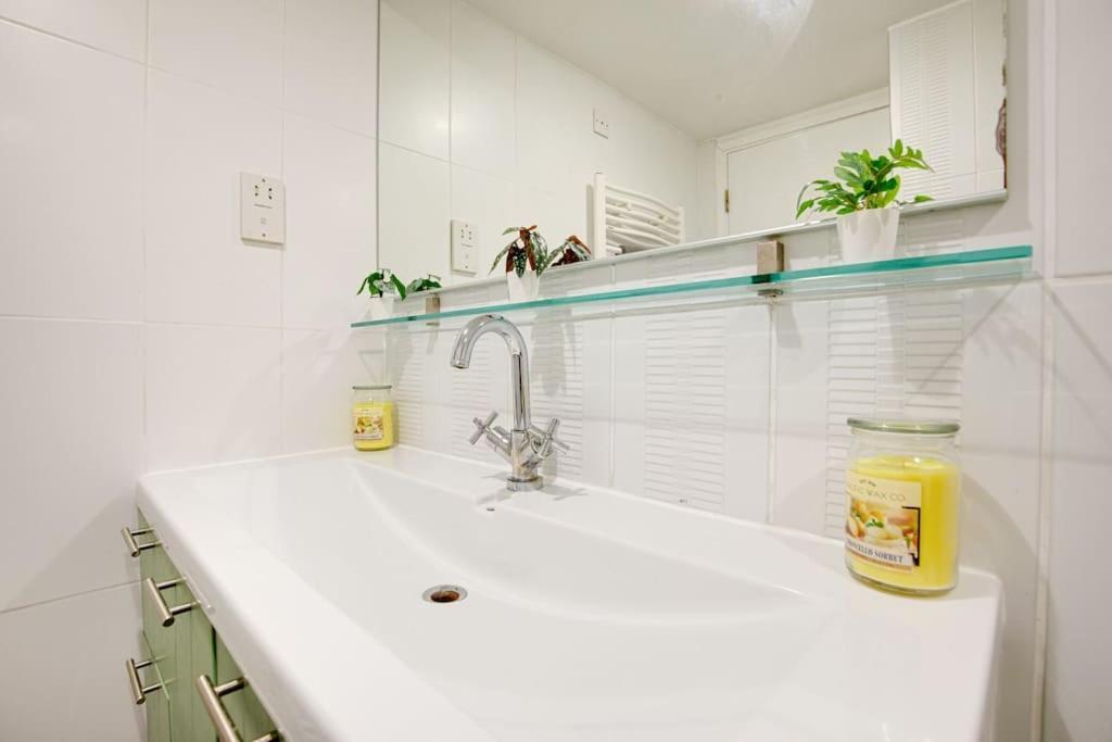 Luxstay Earls Court - Sleeps Up To 7 Apartment London