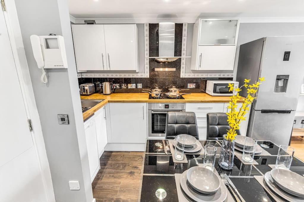 Luxstay Earls Court - Sleeps Up To 7 Apartment London