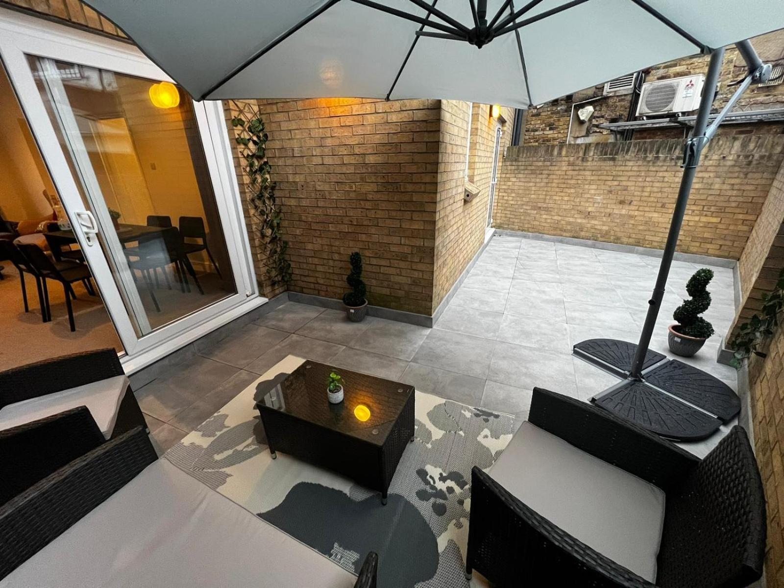 2-bed With Garden *
