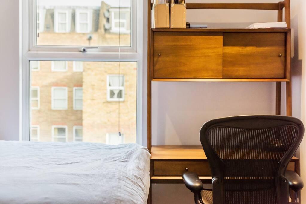 Luxurious & Modern 2 Bedroom Notting Hill Townhouse Apartment