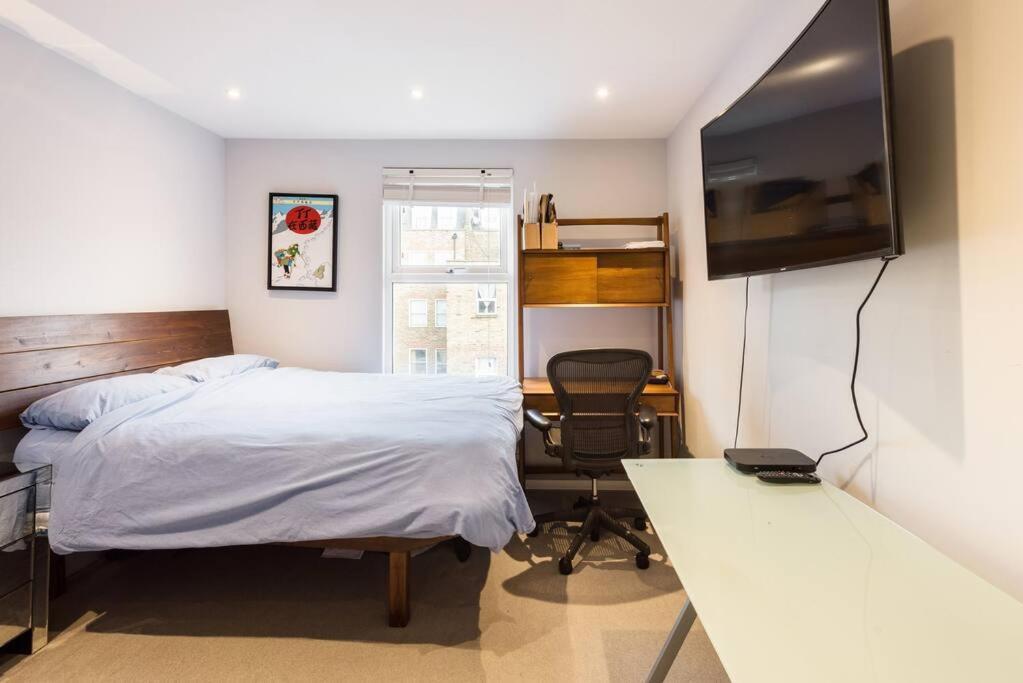 Luxurious & Modern 2 Bedroom Notting Hill Townhouse * London