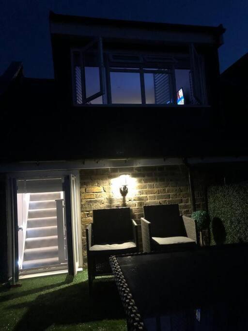 Apartment Luxurious & Modern 2 Bedroom Notting Hill Townhouse London