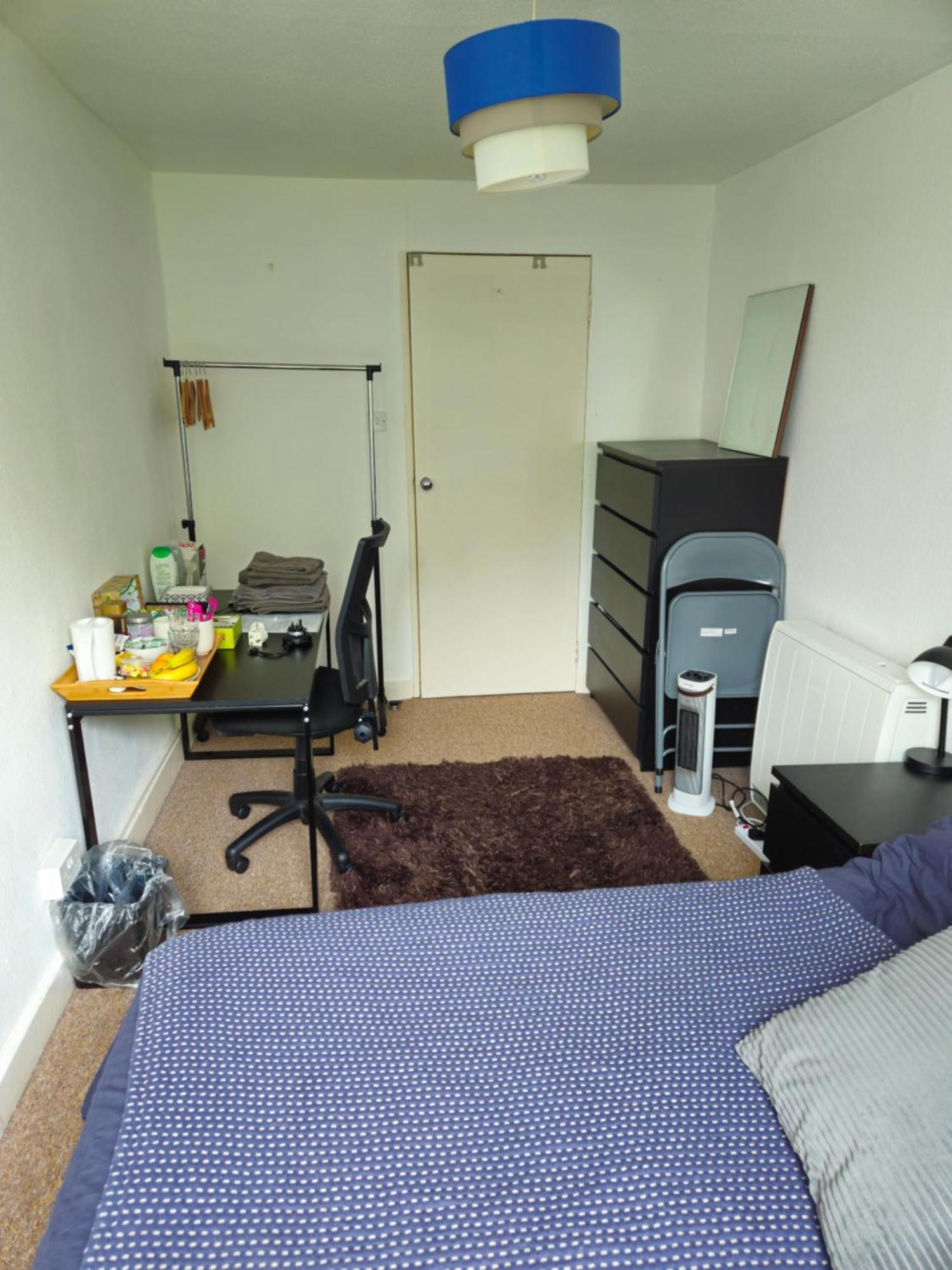 Bedroom In Séjour chez l'habitant *