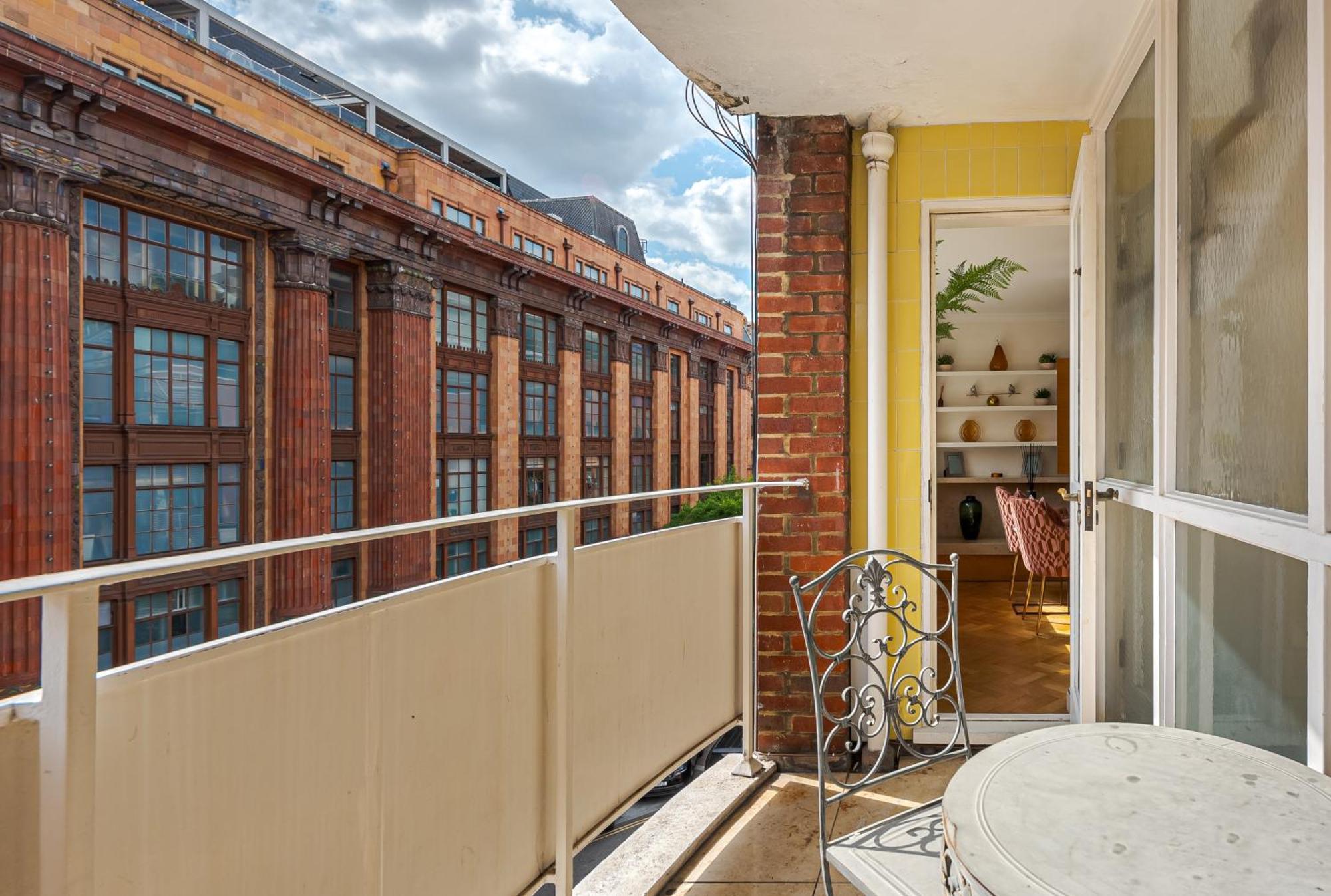 Apartamento Prestige Living - 2bd Flat With Ac And Private Balcony Facing Harrods *