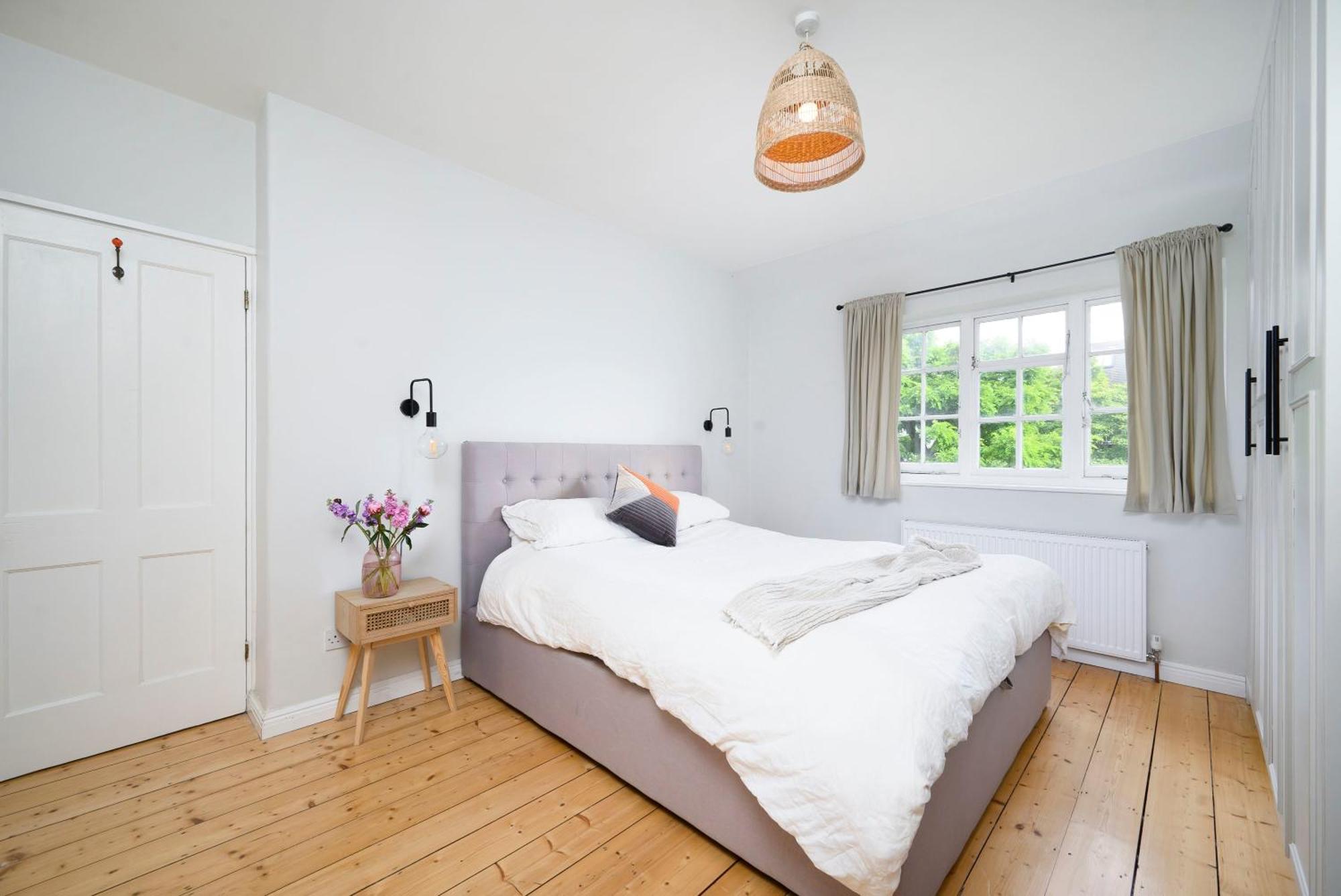 Charming 2br House With Amazing Garden Londres