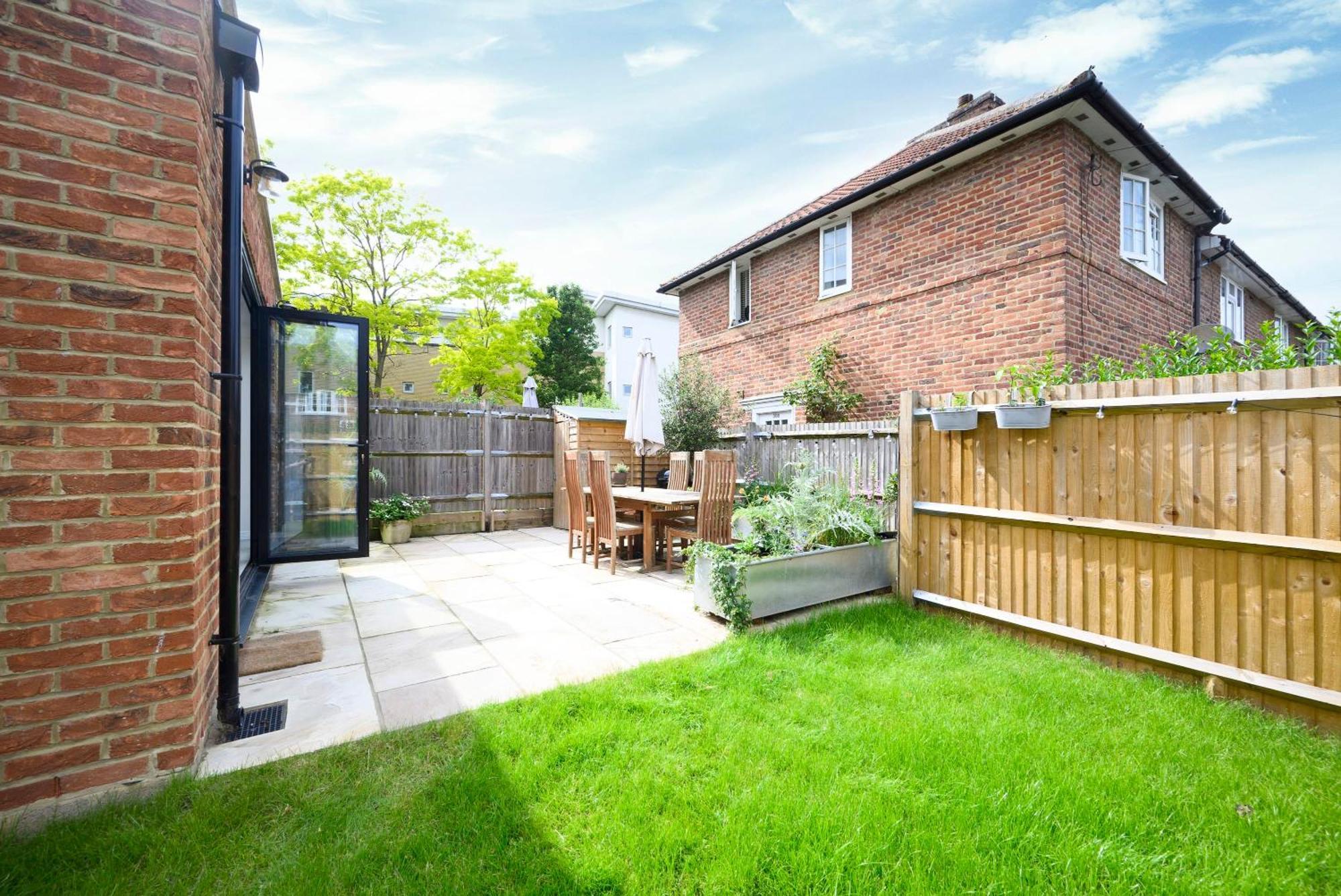 Charming 2br House With Amazing Garden Hébergement de vacances *