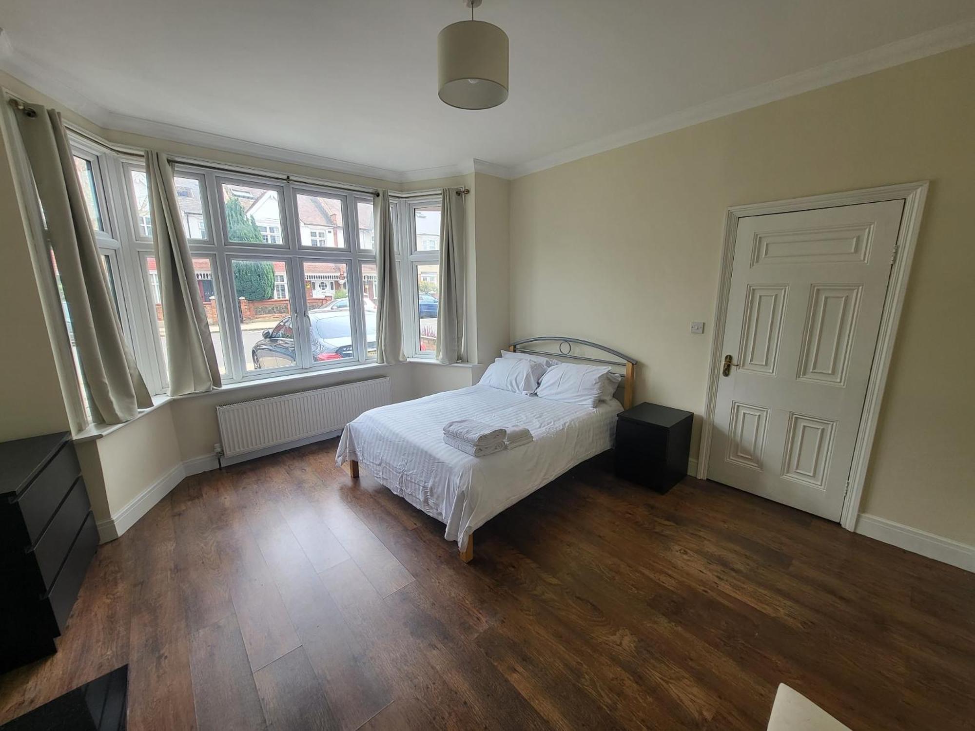 Spacious Central 5 Bedroom House By Tube Station Apartamento