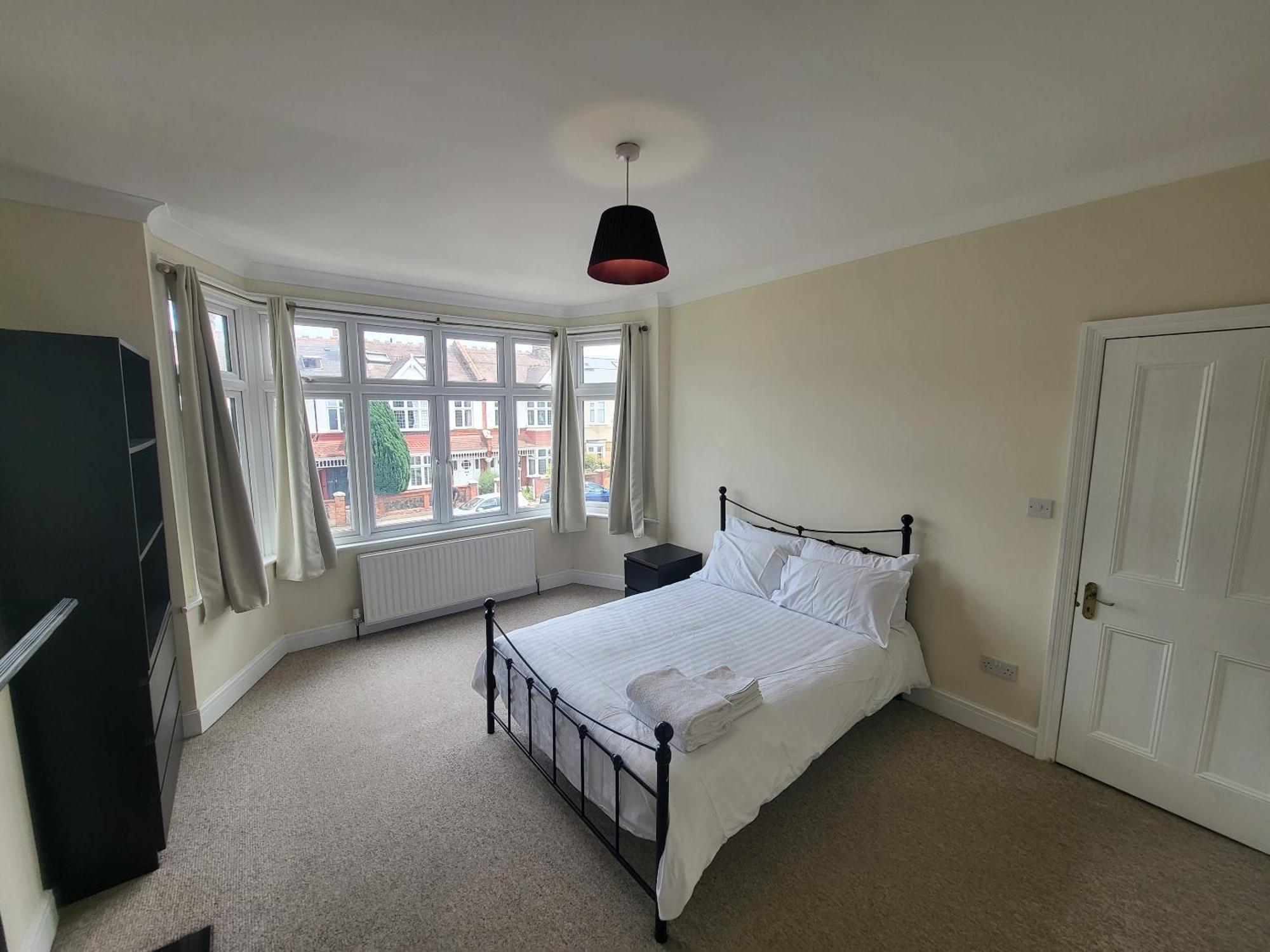 Spacious Central 5 Bedroom House By Tube Station Apartamento
