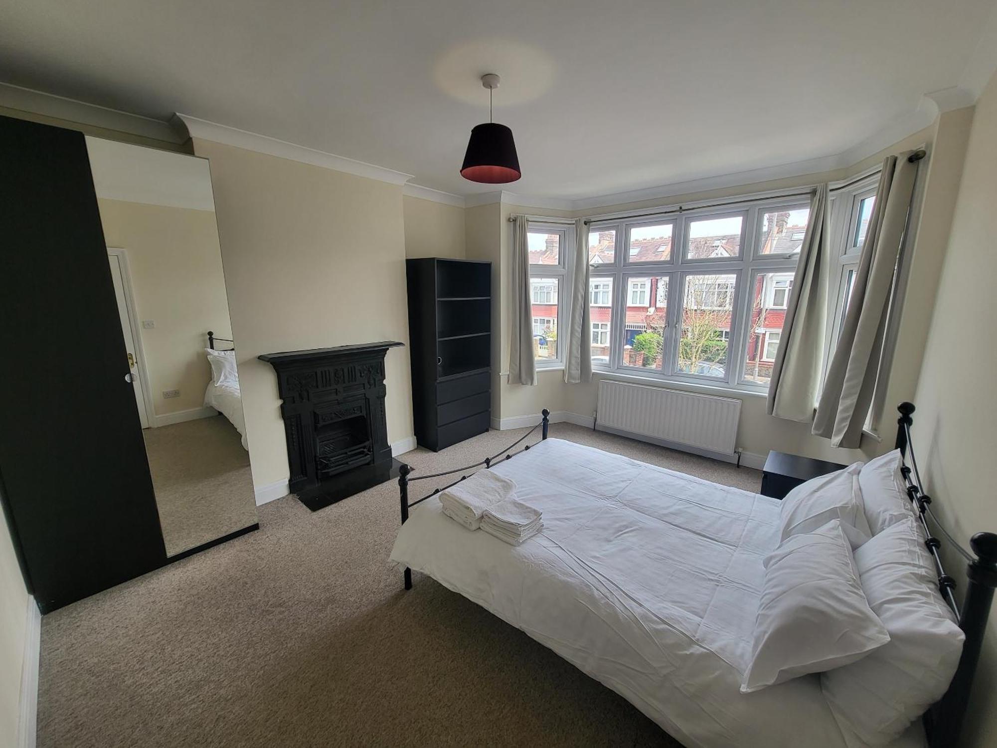 Spacious Central 5 Bedroom House By Tube Station Apartamento
